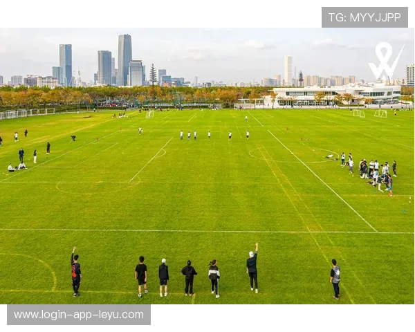 “滚球:三叉湖赛场迎来新兴运动的热潮”