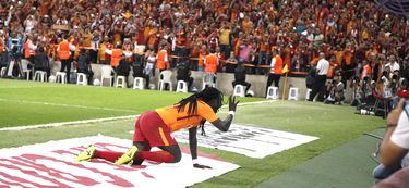 乐鱼体育app官网-世界室内五人制足球赛中国队晋级八强，世界室内足球五人制比赛历届冠军